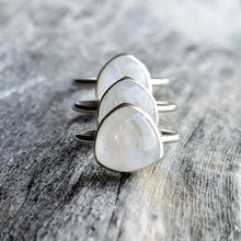 Load image into Gallery viewer, Moonstone ring in 925 silver