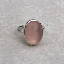 Load image into Gallery viewer, ROSE QUARTZ OVAL RING - Soulshine Gems