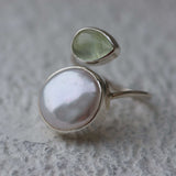 Spiral handmade ring in 925 silver with fresh water pearl and prehnite 