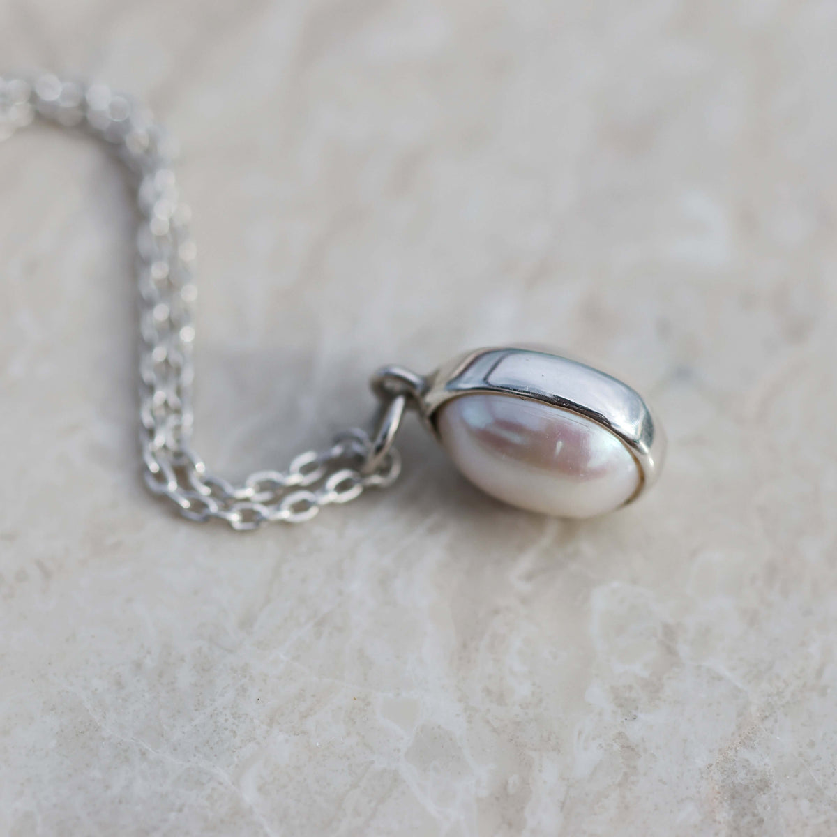 Pearl drop necklace silver