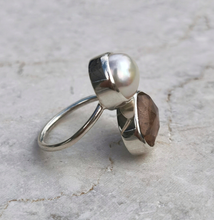Load image into Gallery viewer, IMPERIAL TOPAZ &amp; PEARL SPIRAL RING
