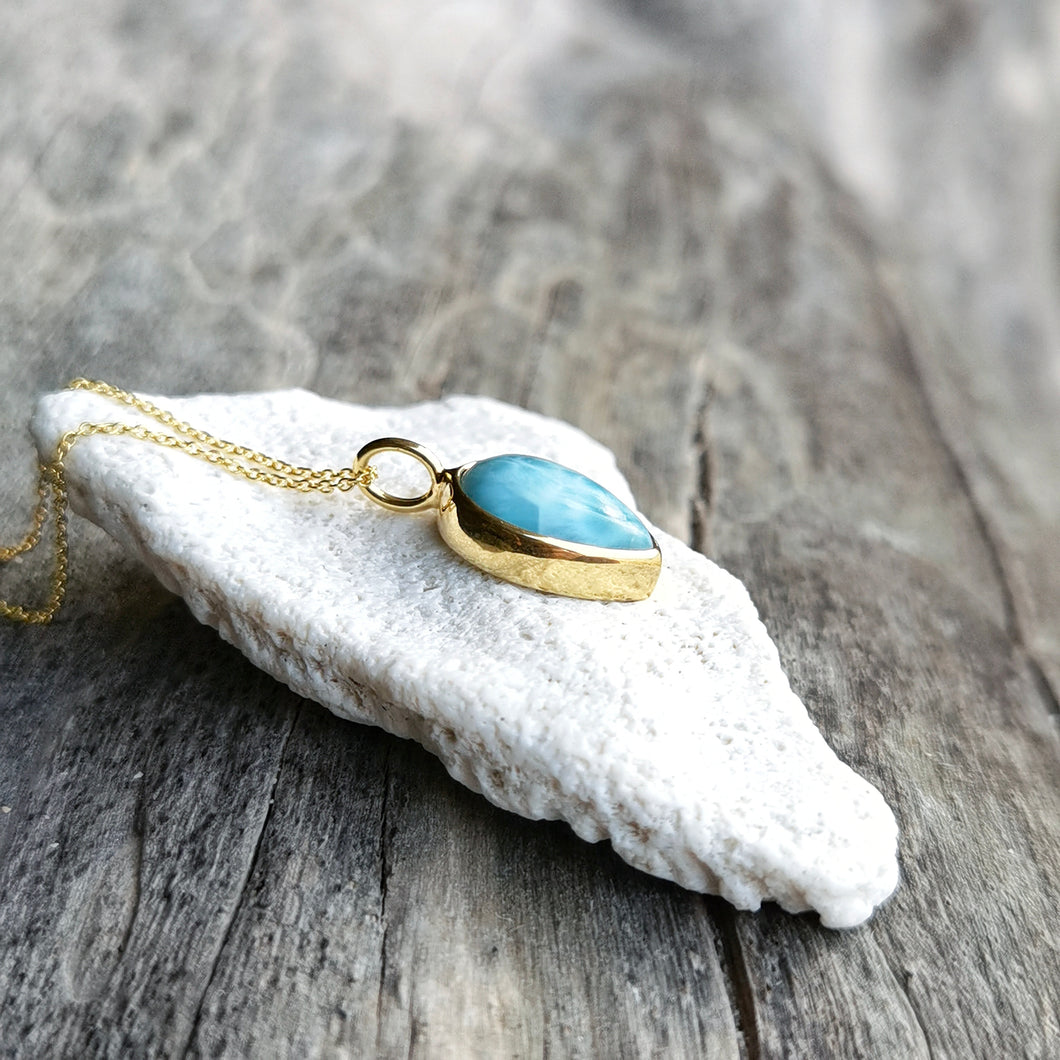 LARIMAR NECKLACE GOLD