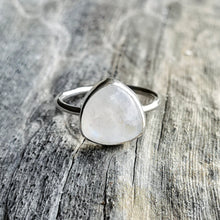 Load image into Gallery viewer, MOONSTONE RING
