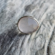 Load image into Gallery viewer, ROSE QUARTZ RING OVAL
