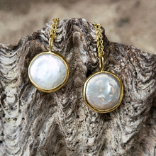 Load image into Gallery viewer, PEARL COIN NECKLACE GOLD
