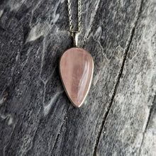 Load image into Gallery viewer, ROSE QUARTZ PENDANT
