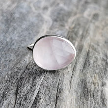 Load image into Gallery viewer, ROSE QUARTZ RING OVAL
