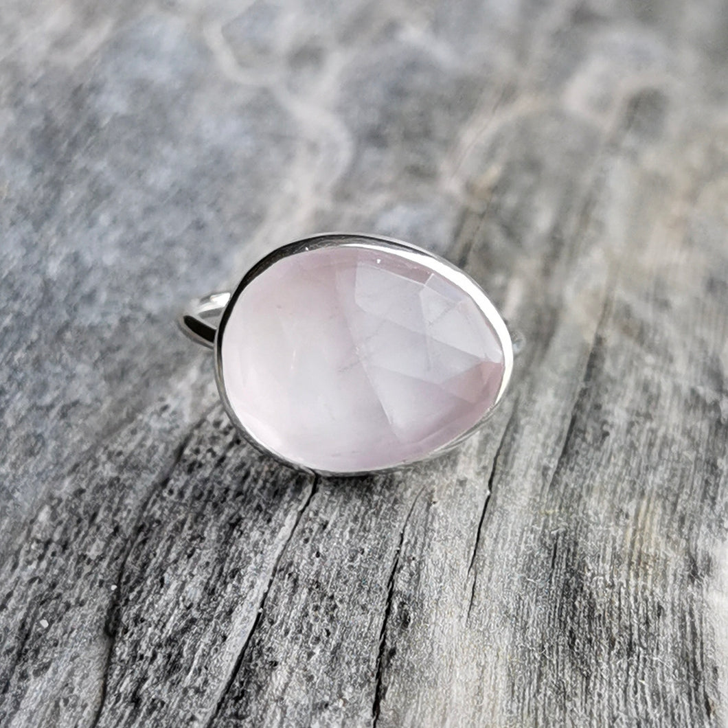 ROSE QUARTZ RING OVAL