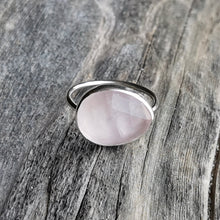 Load image into Gallery viewer, ROSE QUARTZ RING OVAL
