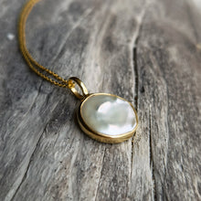 Load image into Gallery viewer, PEARL COIN NECKLACE GOLD
