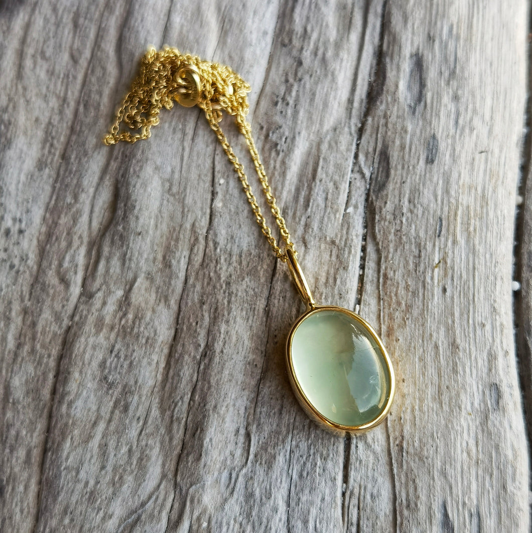 PREHNITE PENDANT GOLD