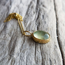 Load image into Gallery viewer, PREHNITE PENDANT GOLD
