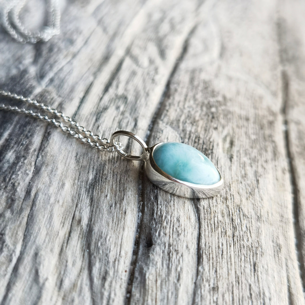 LARIMAR NECKLACE SILVER