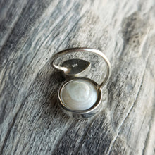 Load image into Gallery viewer, SPIRAL RING LARIMAR &amp; PEARL
