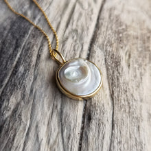 Load image into Gallery viewer, PEARL COIN NECKLACE GOLD
