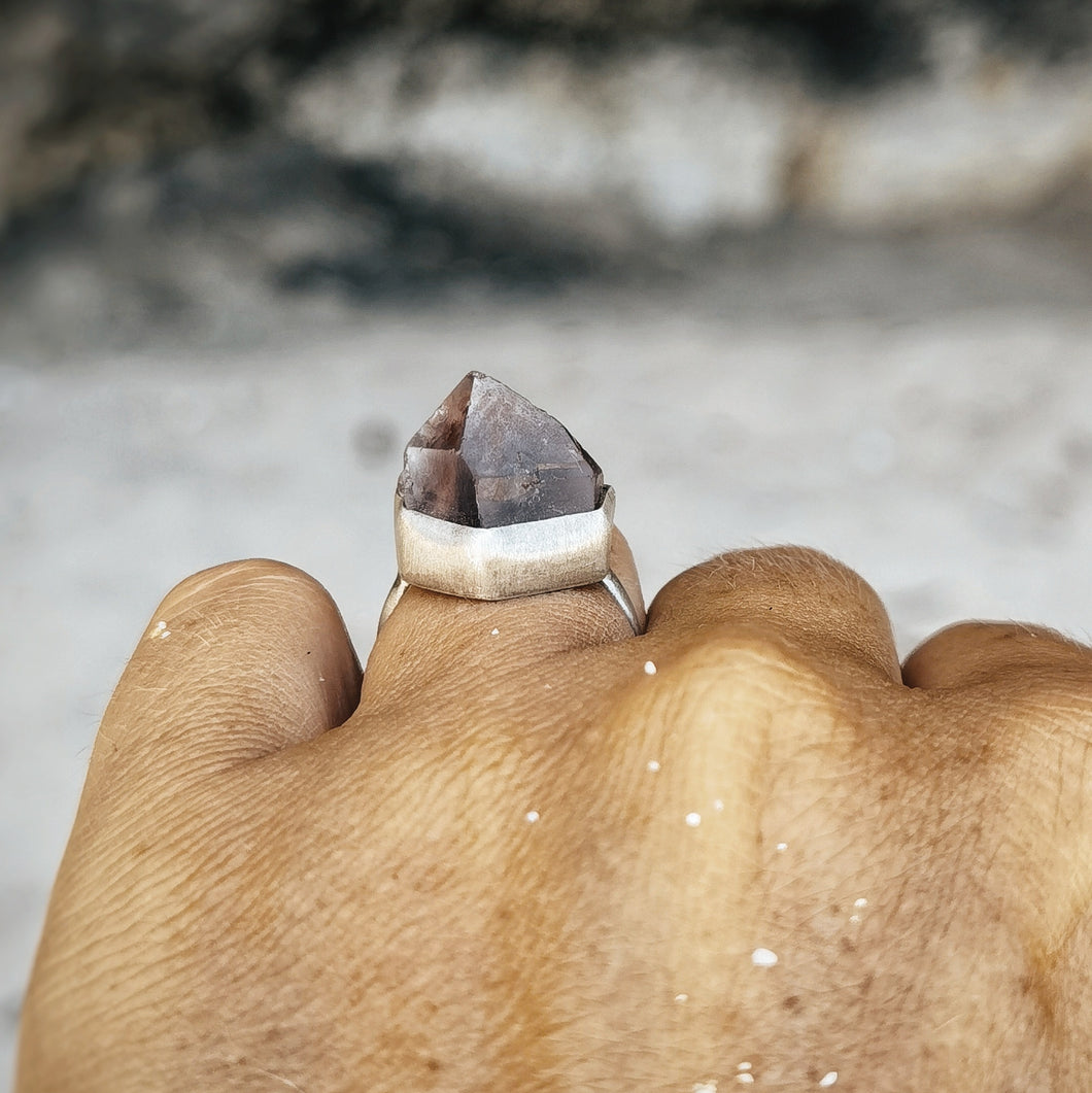 RAW AMETHYST RING