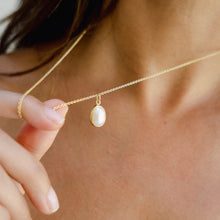 Load image into Gallery viewer, PEARL DROP NECKLACE GOLD
