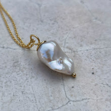 Load image into Gallery viewer, PEARL BARO NECKLACE GOLD - Soulshine Gems

