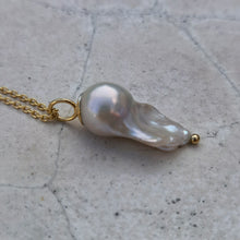 Load image into Gallery viewer, PEARL BARO NECKLACE GOLD - Soulshine Gems
