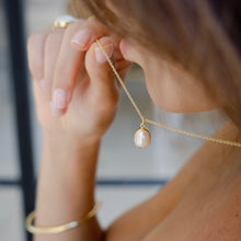 Load image into Gallery viewer, PEARL DROP NECKLACE GOLD
