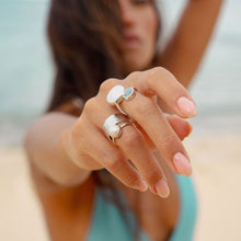 Load image into Gallery viewer, KYANITE &amp; PEARL SPIRAL RING
