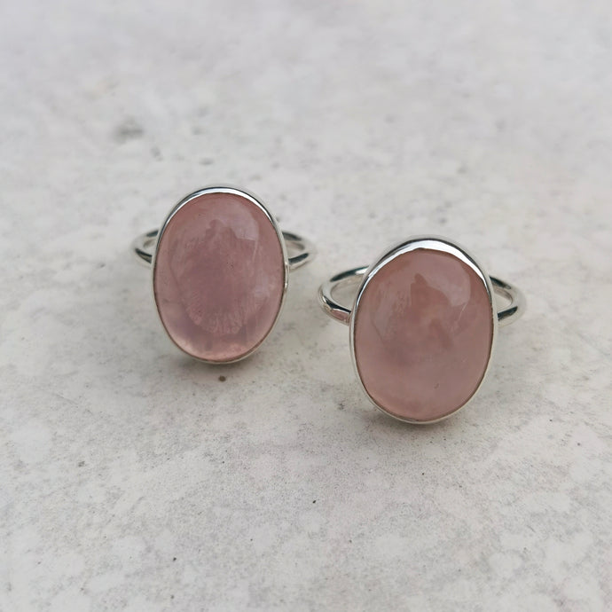 ROSE QUARTZ OVAL RING