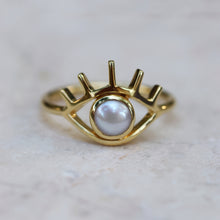 Load image into Gallery viewer, PEARL EYE RING GOLD
