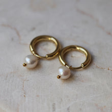 Load image into Gallery viewer, MINI BARO PEARL EARRINGS GOLD
