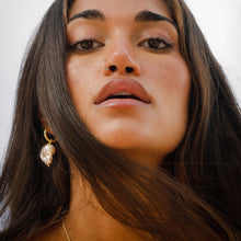 Load image into Gallery viewer, PEARL BARO EARRINGS GOLD
