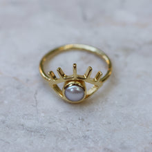 Load image into Gallery viewer, PEARL EYE RING GOLD
