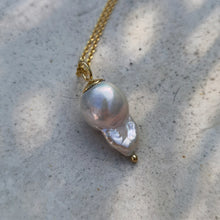 Load image into Gallery viewer, PEARL BARO NECKLACE GOLD - Soulshine Gems
