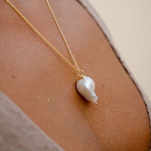 Load image into Gallery viewer, PEARL BARO NECKLACE GOLD
