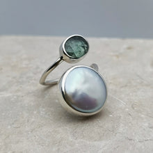 Load image into Gallery viewer, KYANITE &amp; PEARL SPIRAL RING
