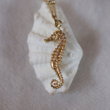 Load image into Gallery viewer, SEAHORSE NECKLACE GOLD
