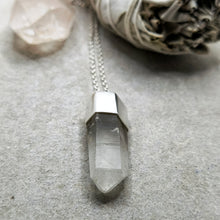 Load image into Gallery viewer, CLEAR QUARTZ CRYSTAL NECKLACE
