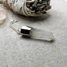 Load image into Gallery viewer, CLEAR QUARTZ CRYSTAL NECKLACE
