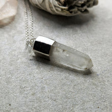 Load image into Gallery viewer, CLEAR QUARTZ CRYSTAL NECKLACE
