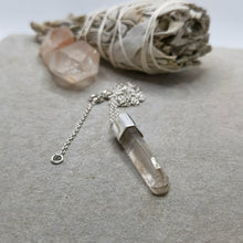 Load image into Gallery viewer, CLEAR QUARTZ CRYSTAL NECKLACE
