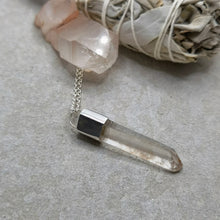 Load image into Gallery viewer, CLEAR QUARTZ CRYSTAL NECKLACE
